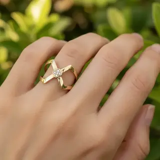 انگشتر طلا 18 عیار زنانه مدل ضربدری گل سایز 60 وزن 1.89 گرم